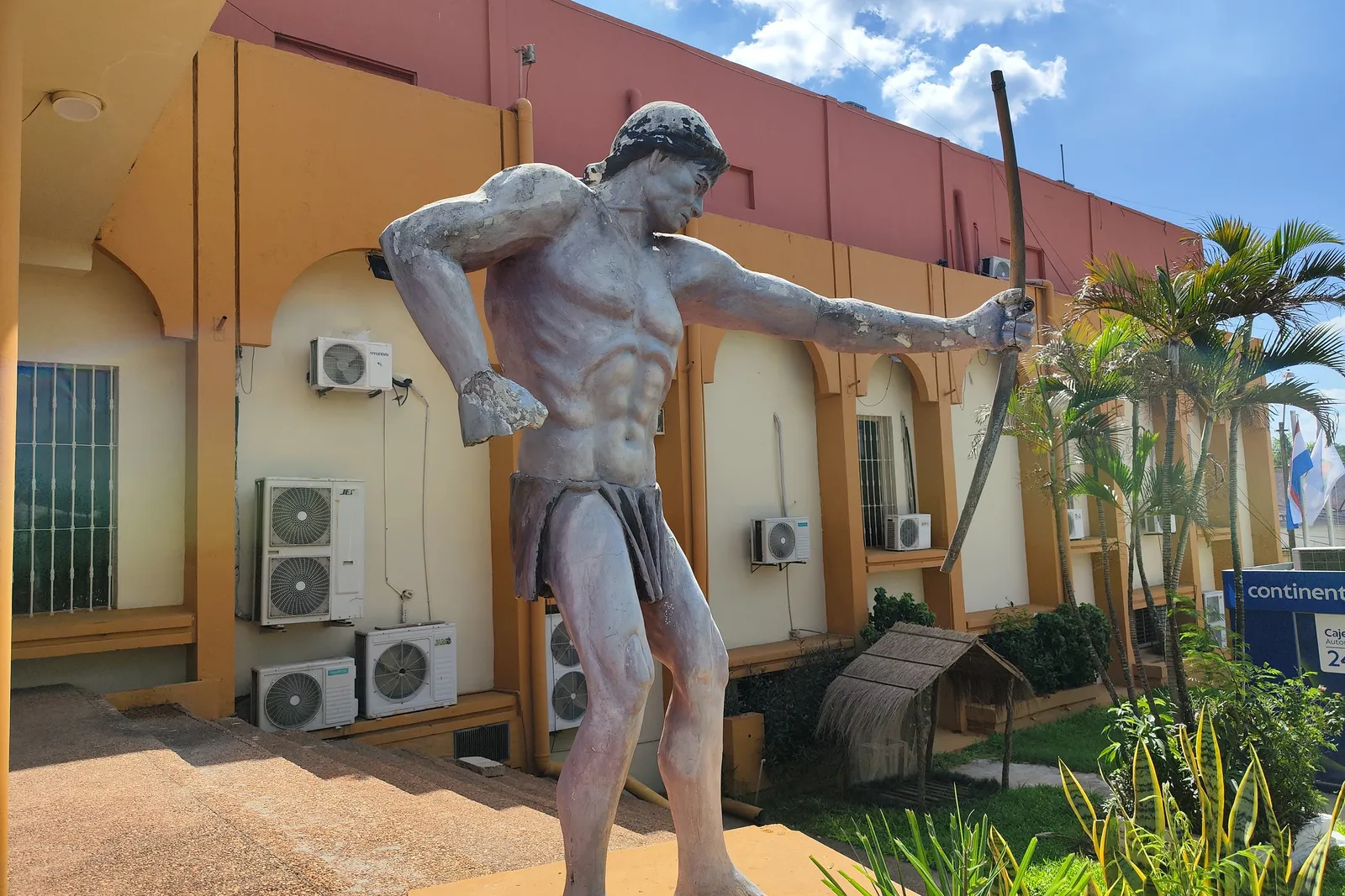 Monumento al Cacique Lambaré